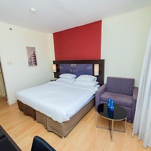 Standard Zimmer mit Kingsize-Bett